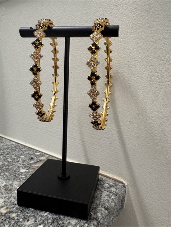 Jewelry - Elegant Gold and Black bangles